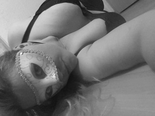  Sexy Milf und Kurvig - der Name ist Programm