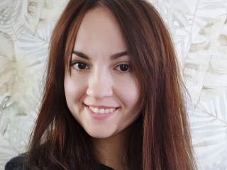 Alter: 33 / Skorpion - Größe: 171 / normal - Geschlecht: weiblich - Ausrichtung: heterosexuell - Haare: brünett / lang - Piercing: keins - BH-Größe: B - Hautfarbe: weiss - Augen: braun - Rasur: teilrasiert
