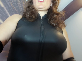 EvaNadiaXXX - Habe grosse Lust etwas Neues zu erleben, neue Gefühle und Reize, und ich will mich ganz gehen lassen. Wenn mehr daraus wird, dann will ich es zulassen.