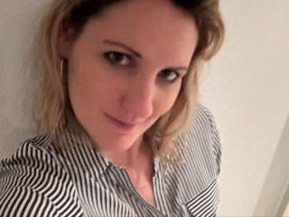 NoraNoxx - Von einem planbaren, gradlinigen Leben habe ich genug - deshalb lebe ich mich jetzt voll aus! Mit 37 weiß ich so langsam was ich will ;-) also, finde es heraus!