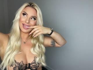 Luxuriaa - Ich genieße Cam2Cam-Chat wirklich, weil mich nichts mehr anmachen kann als Augenkontakt und Körpersprache. Ich mag es, jemanden glücklich zu machen , warten Sie nicht auf besondere Anlässe.