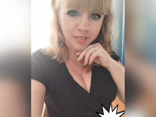 Alter: 40 / Jungfrau - Größe: 151 / normal - Geschlecht: weiblich - Ausrichtung: bisexuell - Haare: brünett / mittellang - Piercing: keins - BH-Größe: B - Hautfarbe: weiss - Augen: blau - Rasur: vollrasiert
