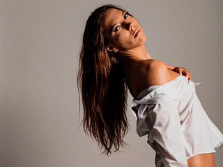 emmalyim4u - ich liebe es zu tanzen, genieße meine Zeit hier mit dir und komme viel