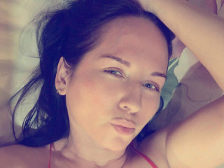  Ich habe ein sanftes Lächeln, bezaubernde Augen und einen heißen Körper... Ich bin frech und sexy...