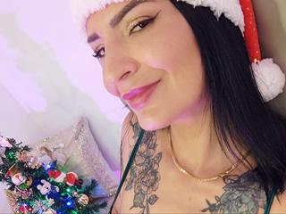 Alter: 41 / Zwilling - Gr&ouml;&szlig;e: 165 / normal - Geschlecht: weiblich - Ausrichtung: heterosexuell - Haare: schwarz / lang - Piercing: keins - BH-Gr&ouml;&szlig;e: D - Hautfarbe: latina - Augen: braun - Rasur: vollrasiert