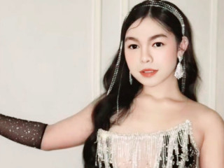 Alter: 35 / Steinbock - Gr&ouml;&szlig;e: 172 / normal - Geschlecht: transsexuell - Ausrichtung: transsexuell - Haare: schwarz / lang - Piercing: Zunge - BH-Gr&ouml;&szlig;e:  - Hautfarbe: weiss - Augen: schwarz - Rasur: teilrasiert